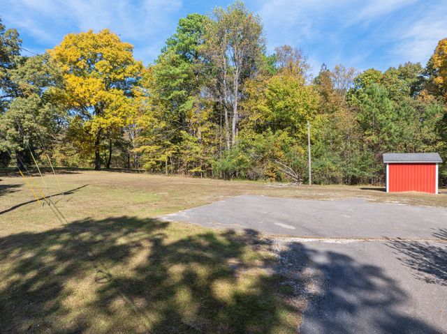 215 Baker Rd, Huntingdon, TN 38344