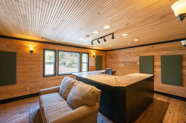 215 Baker Rd, Huntingdon, TN 38344