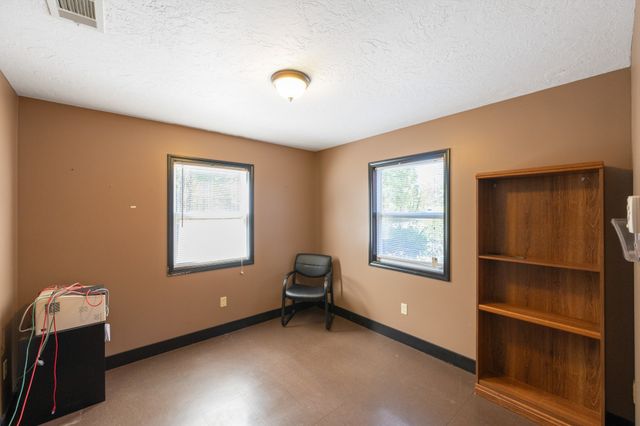 215 Baker Rd, Huntingdon, TN 38344