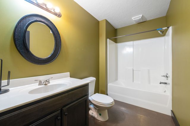 215 Baker Rd, Huntingdon, TN 38344