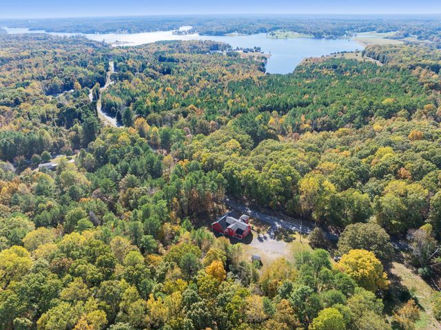 215 Baker Rd, Huntingdon, TN 38344