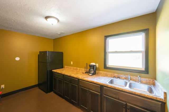 215 Baker Rd, Huntingdon, TN 38344