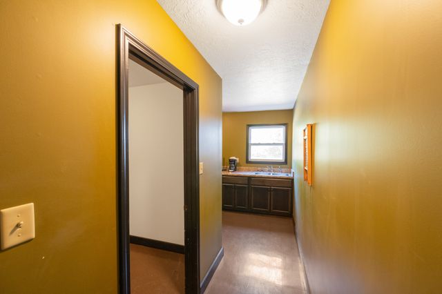 215 Baker Rd, Huntingdon, TN 38344