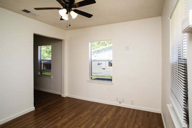 505 W Washington Avenue, Copperas Cove, TX 76522