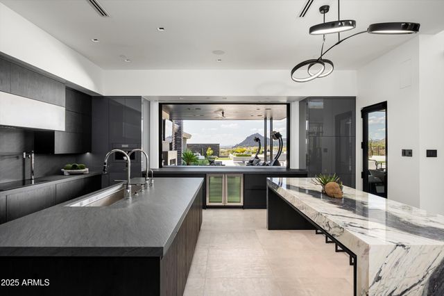 10784 E PINNACLE PEAK Road, Scottsdale, AZ 85255