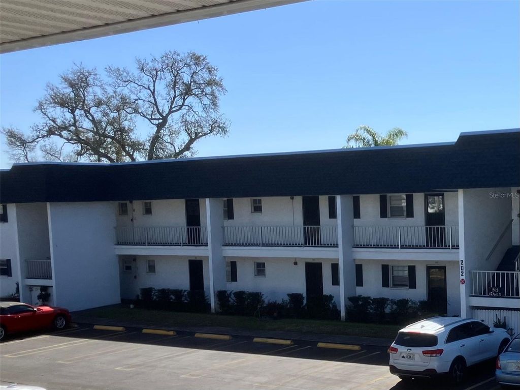 Image 1 of property listing at 202 47TH AVENUE DRIVE W 332, Bradenton, FL 34207