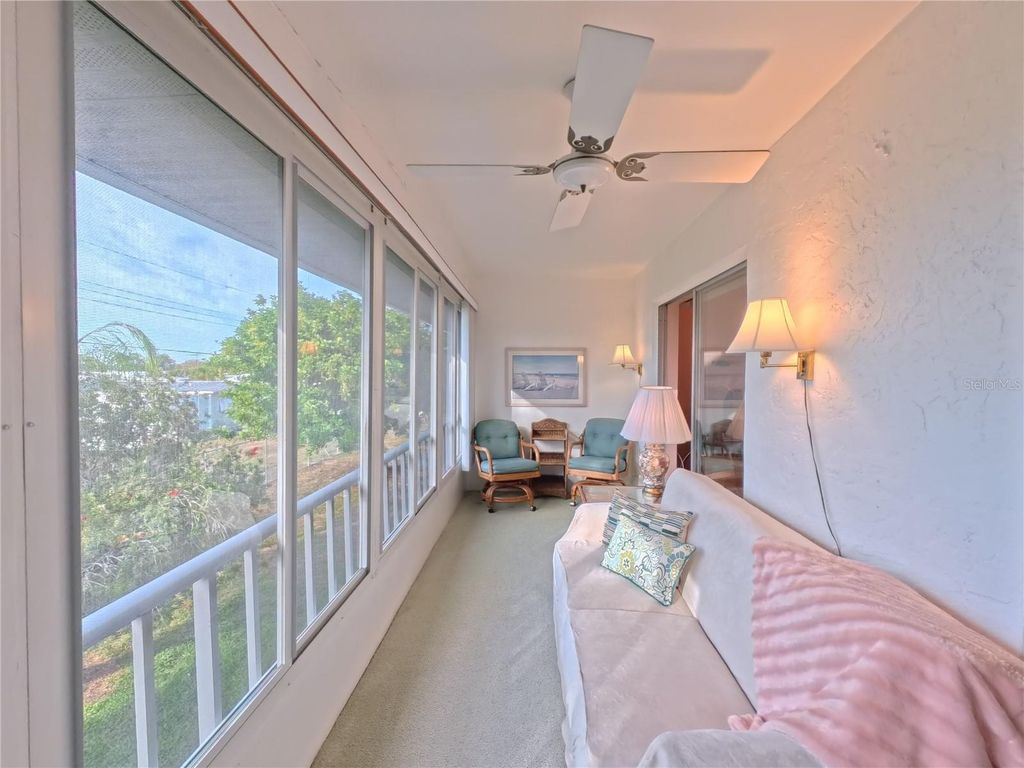 Image 12 of property listing at 202 47TH AVENUE DRIVE W 332, Bradenton, FL 34207