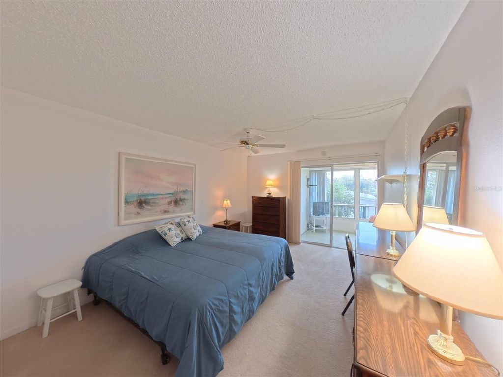 Image 15 of property listing at 202 47TH AVENUE DRIVE W 332, Bradenton, FL 34207