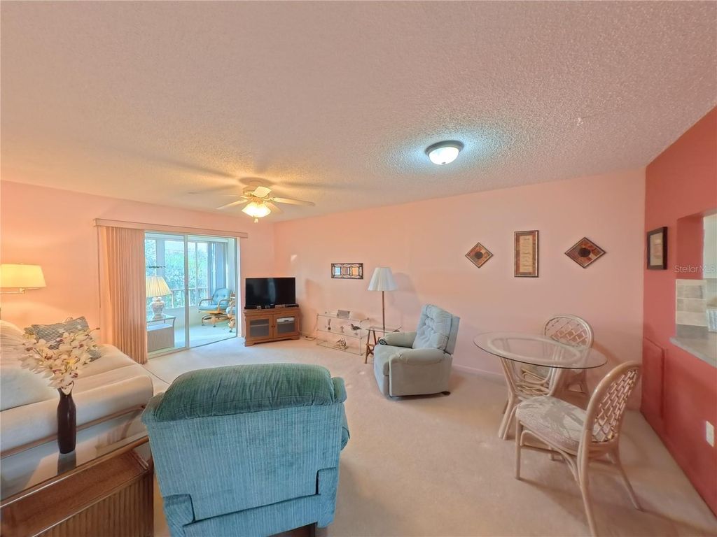 Image 21 of property listing at 202 47TH AVENUE DRIVE W 332, Bradenton, FL 34207