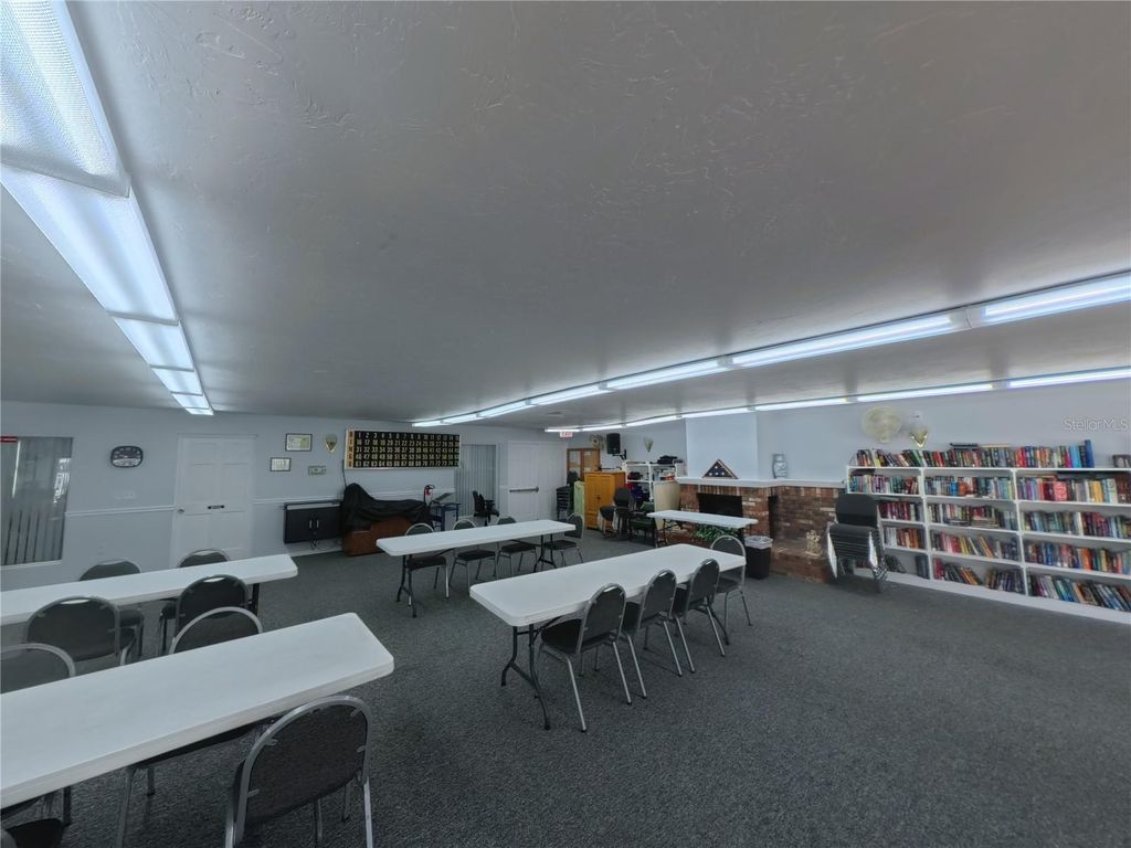 Image 28 of property listing at 202 47TH AVENUE DRIVE W 332, Bradenton, FL 34207