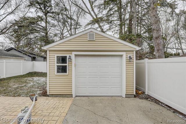 924 Marywood Drive, Royal Oak, MI 48067