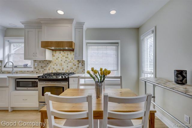 924 Marywood Drive, Royal Oak, MI 48067