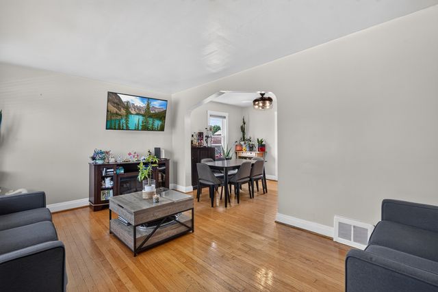 3128 Ernst Street, Franklin Park, IL 60131