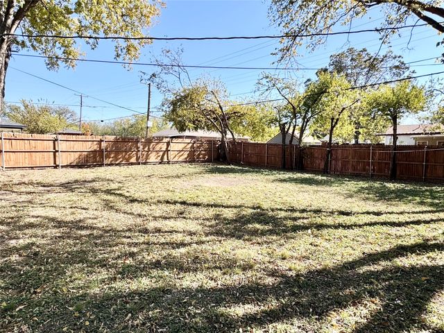 4236 Voncille Street, Haltom City, TX 76117