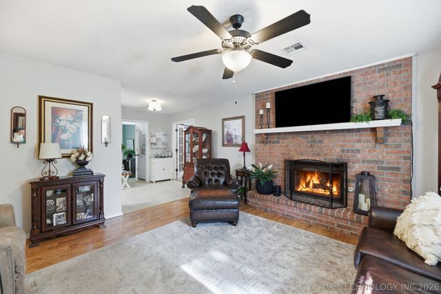 41 E 148th Street S, Glenpool, OK 74033