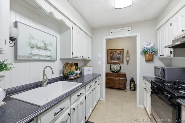 41 E 148th Street S, Glenpool, OK 74033