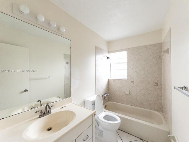 5870 NW 16th Place 2, Sunrise, FL 33313
