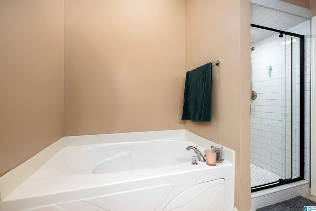 2315 CROWNS LANE, Moody, AL 35004
