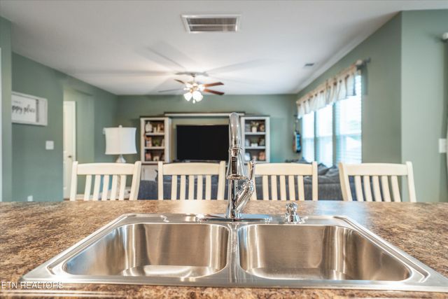 9502 Joy Denise Lane, Heiskell, TN 37754