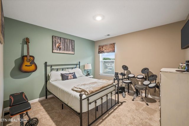 9502 Joy Denise Lane, Heiskell, TN 37754
