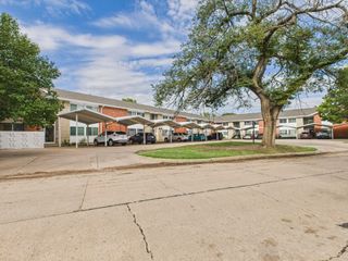 1201 W River Blvd, Wichita, KS 67203