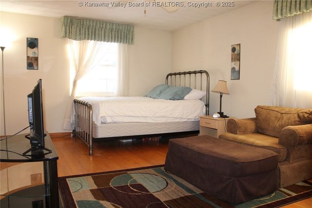 1404 Village Drive, South Charleston, WV 25309