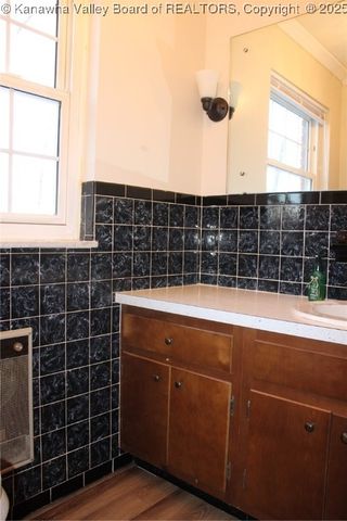 1404 Village Drive, South Charleston, WV 25309