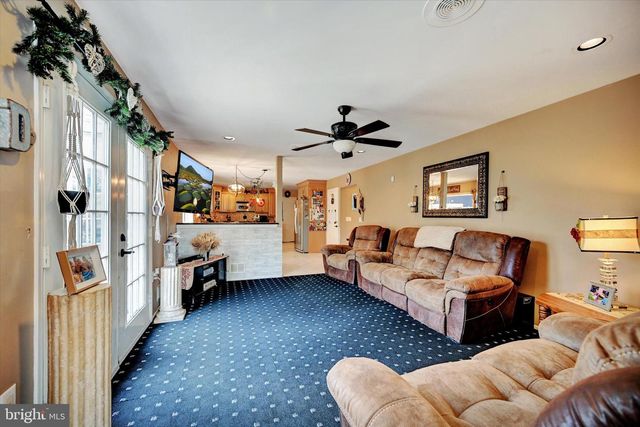 6 BITTERSWEET DRIVE, Jackson, NJ 08527