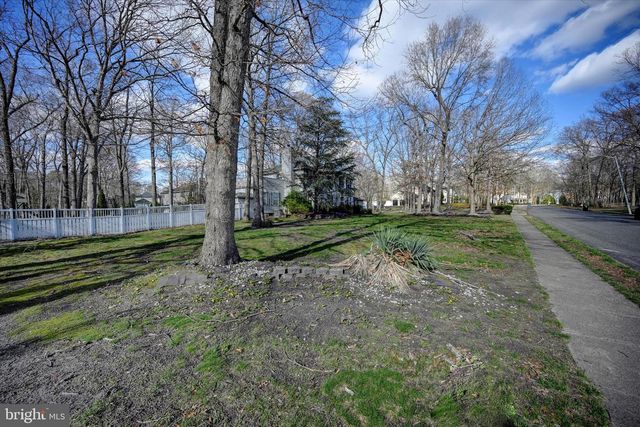6 BITTERSWEET DRIVE, Jackson, NJ 08527