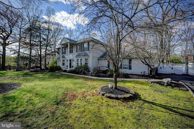 6 BITTERSWEET DRIVE, Jackson, NJ 08527