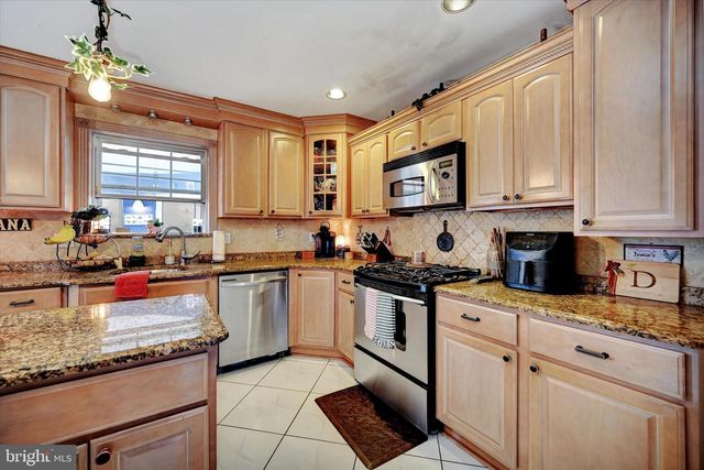 6 BITTERSWEET DRIVE, Jackson, NJ 08527
