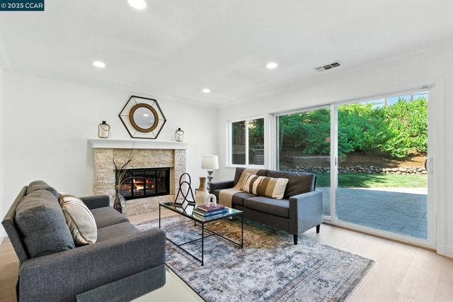316 Valley High Dr, Pleasant Hill, CA 94523