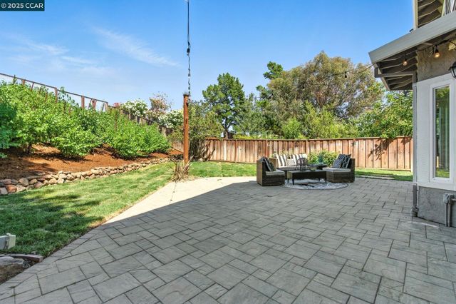 316 Valley High Dr, Pleasant Hill, CA 94523