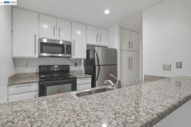 1511 Four Oaks Cir, San Jose, CA 95131