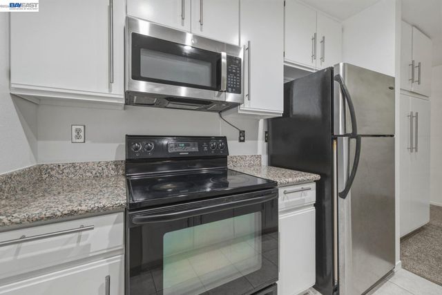 1511 Four Oaks Cir, San Jose, CA 95131