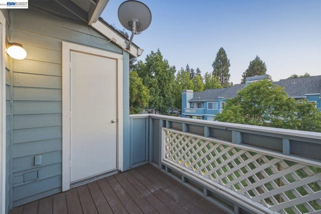 1511 Four Oaks Cir, San Jose, CA 95131
