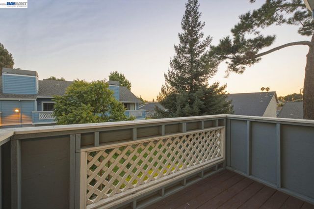 1511 Four Oaks Cir, San Jose, CA 95131