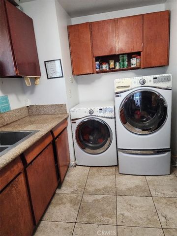 319 E 98th Street, Inglewood, CA 90301