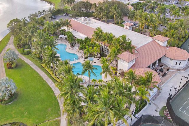 7207 Le Chalet Boulevard, Boynton Beach, FL 33472