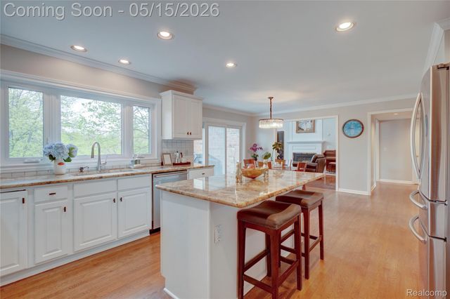 3066 Woodcreek Way, Bloomfield Hills, MI 48304