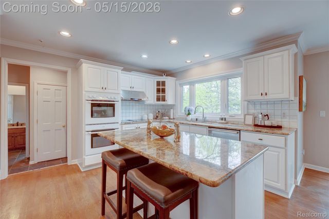 3066 Woodcreek Way, Bloomfield Hills, MI 48304