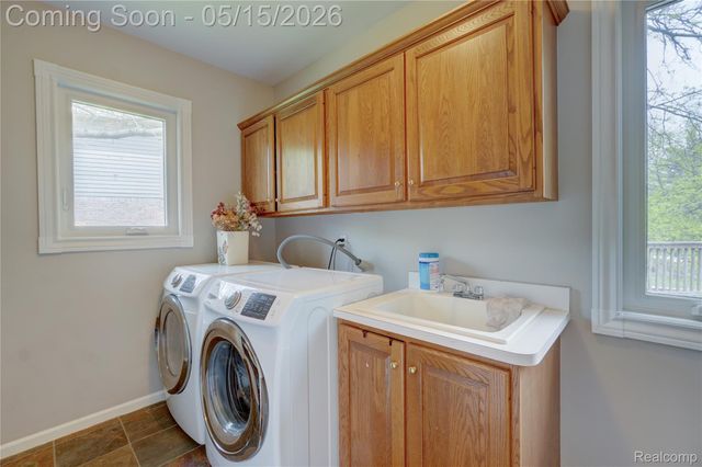 3066 Woodcreek Way, Bloomfield Hills, MI 48304