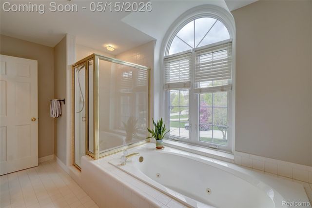 3066 Woodcreek Way, Bloomfield Hills, MI 48304