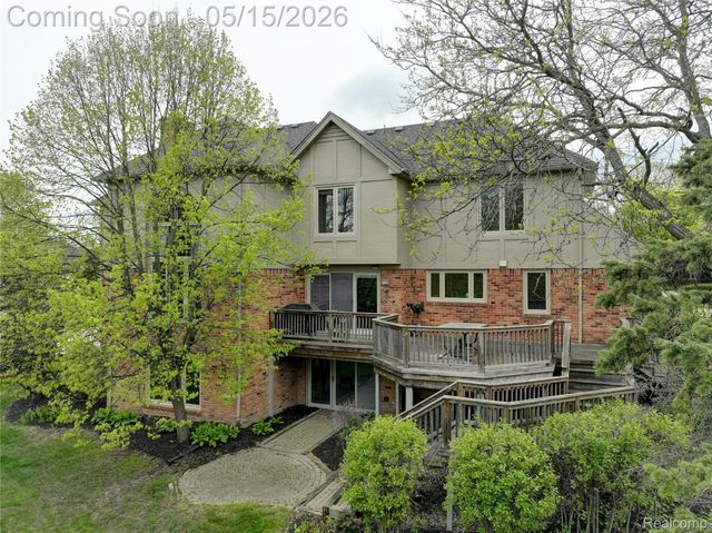3066 Woodcreek Way, Bloomfield Hills, MI 48304