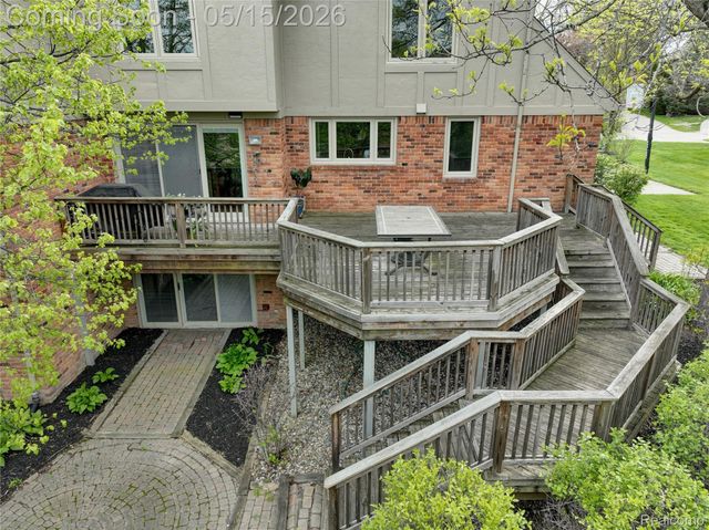 3066 Woodcreek Way, Bloomfield Hills, MI 48304