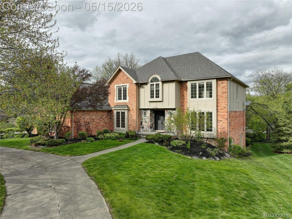 3066 Woodcreek Way, Bloomfield Hills, MI 48304