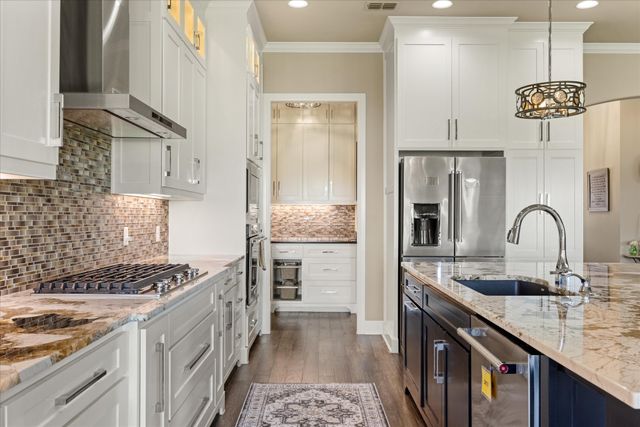 2603 Waters Edge Drive, Granbury, TX 76048