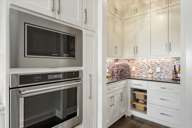 2603 Waters Edge Drive, Granbury, TX 76048