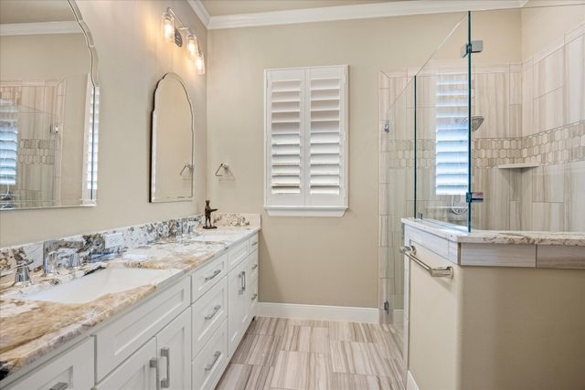 2603 Waters Edge Drive, Granbury, TX 76048