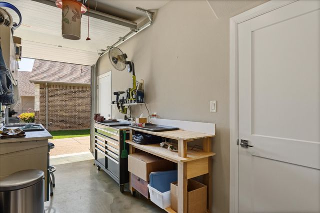 2603 Waters Edge Drive, Granbury, TX 76048